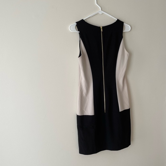 C Luce Color Block Sleeveless Cocktail Dress in Black and Beige. Size Sm… - Picture 5 of 6